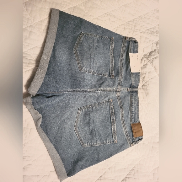 American Eagle Mom Shorts NWT - Picture 2 of 3